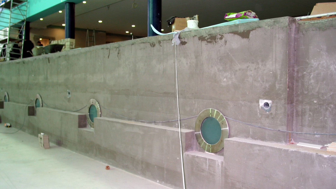 Preparing the pool for the new covering.