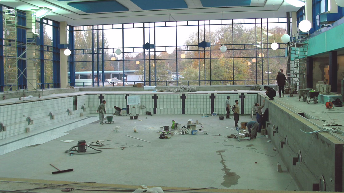 The big pool under reconstruction
